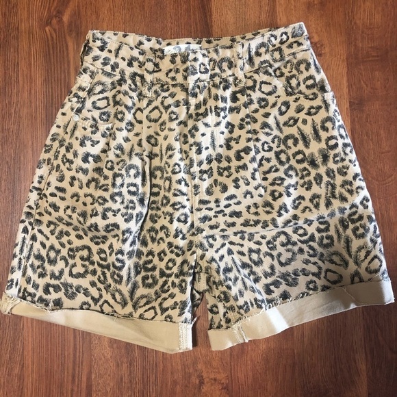 FREE PEOPLE WE THE FREE Printed Dogtown Cut-Off Shorts - Picture 3 of 10